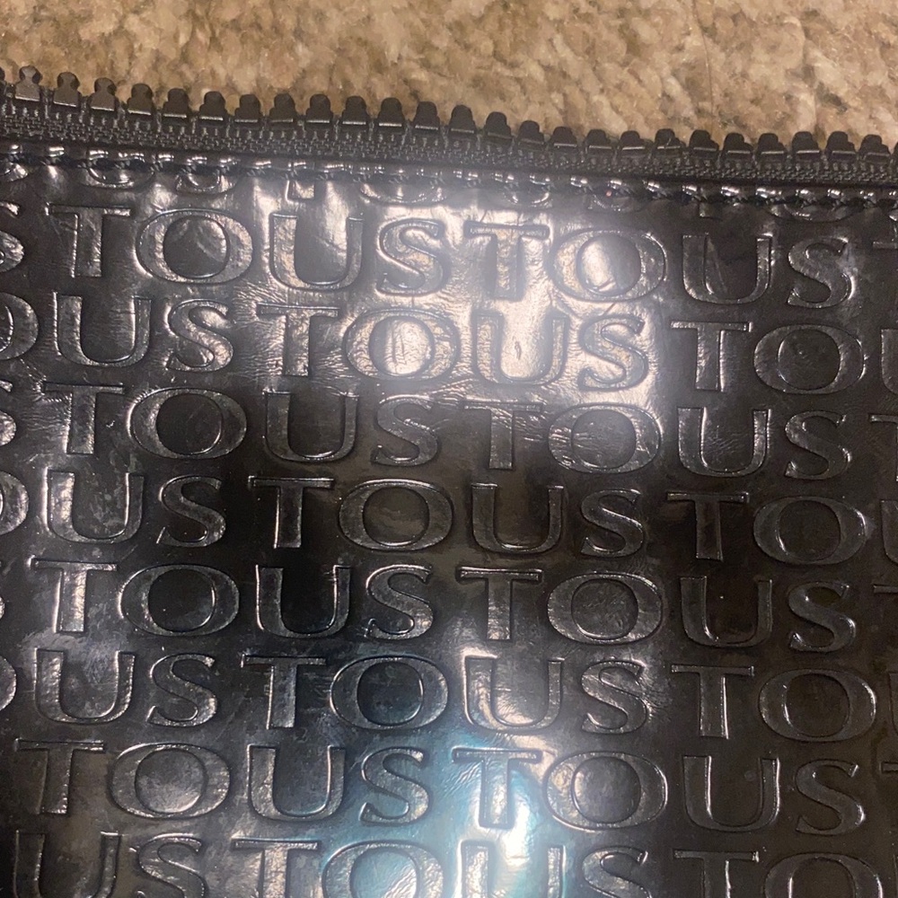 Tous Shiny Black Logo Pouch - Picture 2 of 4